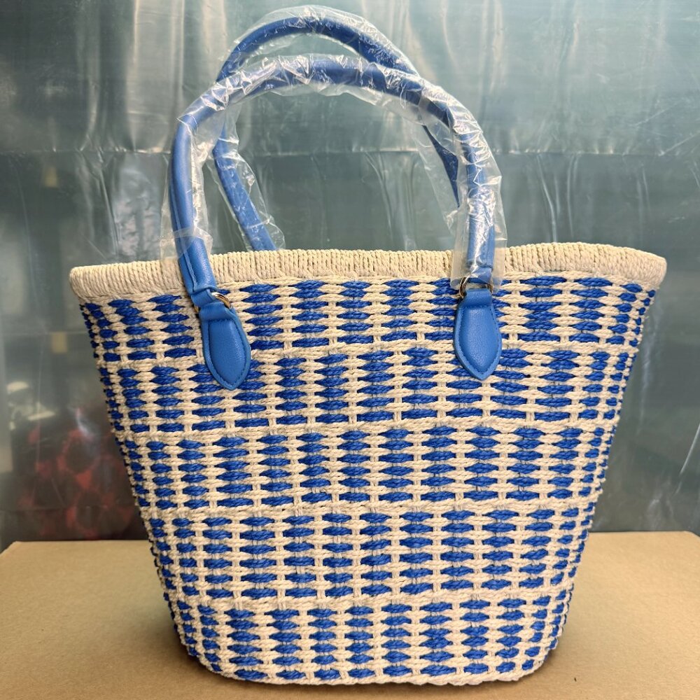 On 34th Isabellaa Straw Tote Bag - Picture 4 of 7